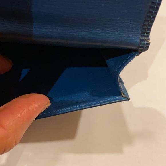 Bi-fold Epi Wallet - Picture 4 of 8